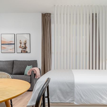 Limehome Valencia Carrer D'Antonio Ferrandis エクステリア 写真