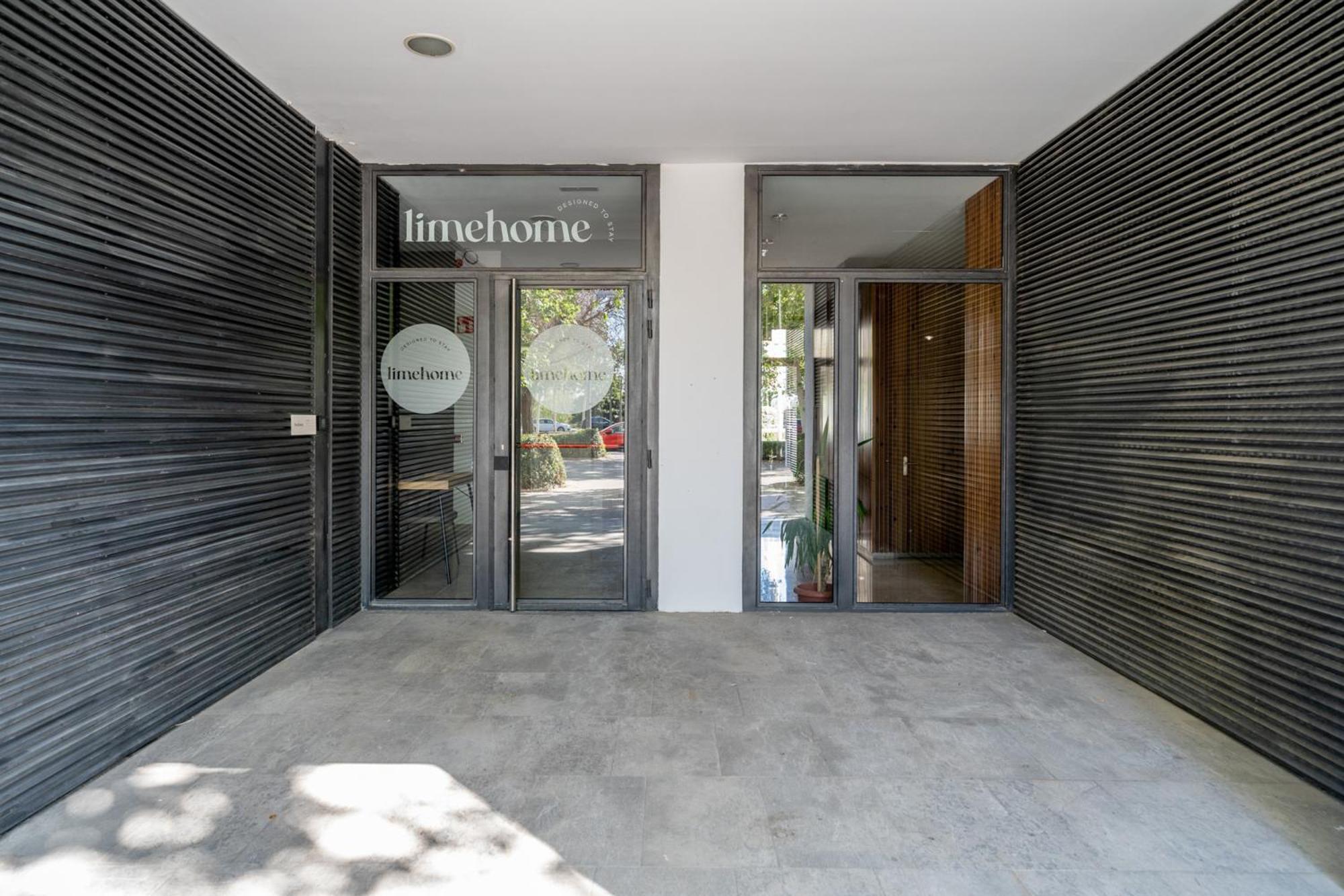 Limehome Valencia Carrer D'Antonio Ferrandis エクステリア 写真
