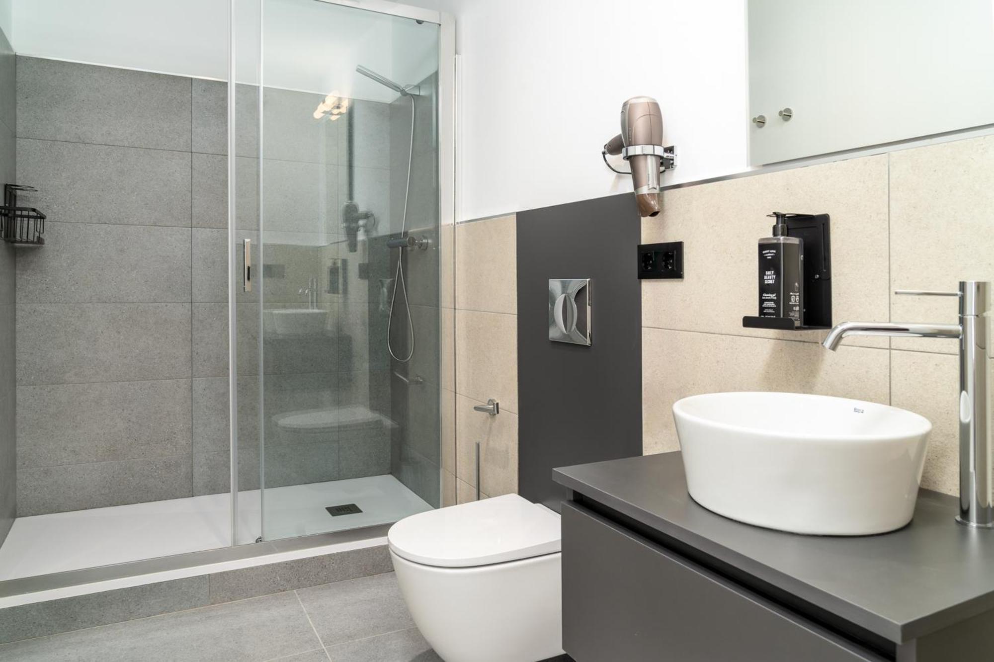 Limehome Valencia Carrer D'Antonio Ferrandis エクステリア 写真