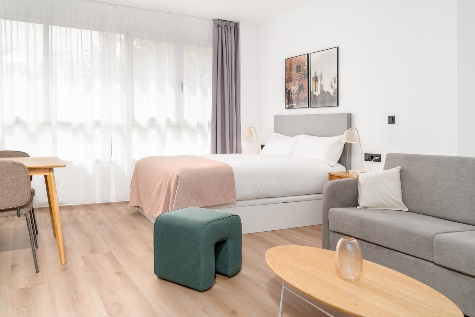 Limehome Valencia Carrer D'Antonio Ferrandis エクステリア 写真