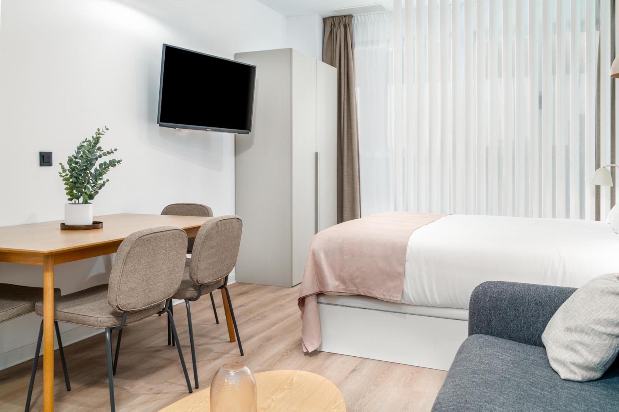 Limehome Valencia Carrer D'Antonio Ferrandis エクステリア 写真